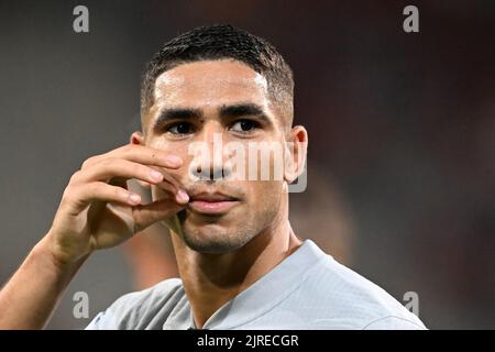 LILLE - Achraf Hakimi de Paris Saint-Germain fête son but lors du match de la Ligue française 1 entre Lille OSC et Paris Saint Germain au stade Pierre-Mauroy sur 21 août 2022 à Lille, France. ANP | hauteur néerlandaise | Gerrit van Keulen Banque D'Images