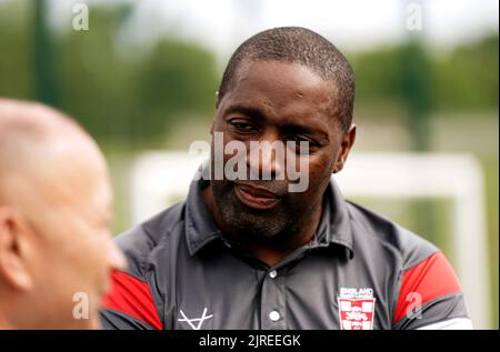 Craig Richards, entraîneur-chef de la Ligue nationale de rugby des femmes d'Angleterre, lors du lancement du nouvel engagement financier de £92 millions de la football Foundation dans les installations multisports communautaires du Gunnersbury Park Sports Hub, Londres. Date de la photo: Mercredi 24 août 2022. Banque D'Images