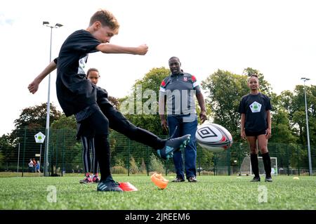 Craig Richards, entraîneur-chef de la Ligue nationale de rugby des femmes d'Angleterre, lors du lancement du nouvel engagement de financement de 92 millions de livres sterling de la Fondation pour le football dans les installations multisports communautaires du Gunnersbury Park Sports Hub, Londres. Date de la photo: Mercredi 24 août 2022. Banque D'Images