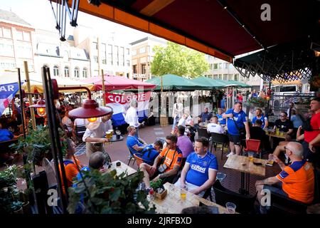 Les fans de Rangers avant le match de qualification de l'UEFA Champions League à Eindhoven. Date de la photo: Mercredi 24 août 2022. Banque D'Images