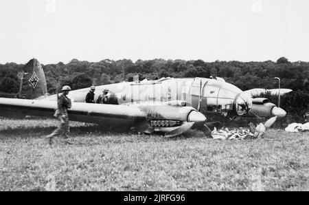 La bataille d'Angleterre un Heinkel He 111 P de la stab/KG 55 qui a atterri en catastrophe à Hipley dans le Hampshire le 12 juillet 1940. Il a été abattu par les ouragans 'B' de vol, no 43 Squadron sur Southampton Water. Banque D'Images