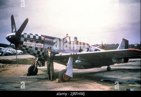 Un avion P-51 Mustang - WZ-S (numéro de série 44-72218), nommé « Sweet and Lovely », du groupe de chasseurs 78th, Duxford. L'avion a été piloté par le lieutenant Thomas V. Thain. Banque D'Images