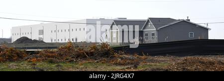 Mount Pleasant, Wisconsin, États-Unis. 17th avril 2019. PHOTO DU DOSSIER: Sur 22 août 2022, le village a acheté la maison de ranch de trois chambres à coucher de Kim et Jim Mahoney pour $950 000 après plusieurs années de litige. La maison, que les Mahoneys ont construite comme leur maison de rêve en 2016, a été la dernière maison debout dans le domaine du développement de la société Foxconn. Le président de l'époque, Trump, a qualifié le projet Foxconn de « huitième merveille du monde » lorsqu'il a assisté à l'inauguration de 2018, mais le projet est enveloppé dans le secret et n'a pas été à la hauteur des attentes. Les Mahoneys lutte juridique avec le village Banque D'Images