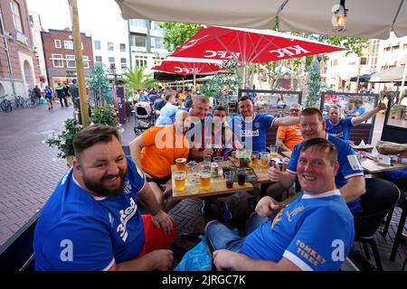 Les fans de Rangers avant le match de qualification de l'UEFA Champions League à Eindhoven. Date de la photo: Mercredi 24 août 2022. Banque D'Images