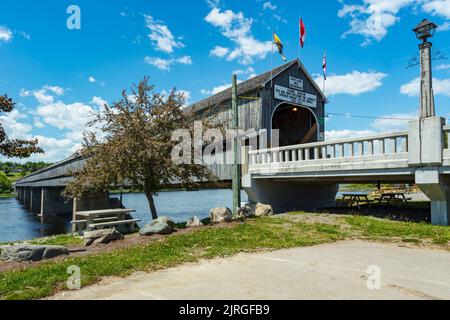 Le célèbre pont couvert de Hartland à Hartland, Nouveau-Brunswick, Canada. Banque D'Images