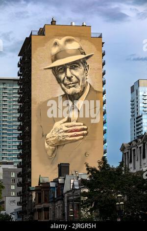 Un portrait de Leonard Cohen peint sur le côté d'un immeuble à Montréal, Québec, Canada Banque D'Images