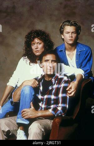 CHRISTINE LAHTI, Judd Hirsch, RIVER PHOENIX, tourne à vide, 1988 Banque D'Images