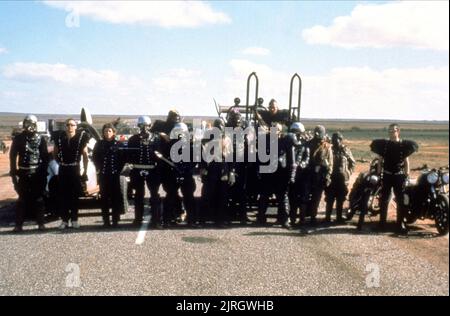 Des bandits, MAD MAX 2 : THE ROAD WARRIOR, 1981 Banque D'Images