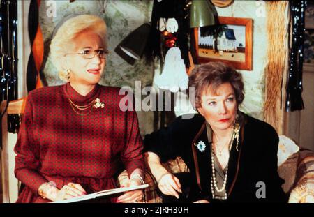 OLYMPIA DUKAKIS, Shirley Maclaine, STEEL MAGNOLIAS, 1989 Banque D'Images