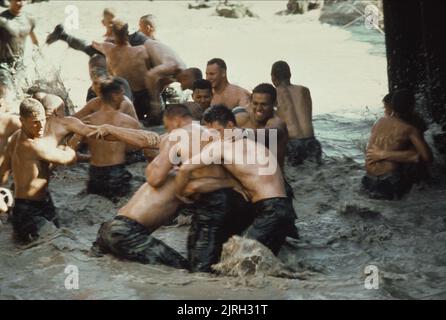 SOLDATS SUR SCÈNE D'EAU BOUEUSE, HEARTBREAK RIDGE, 1986 Banque D'Images