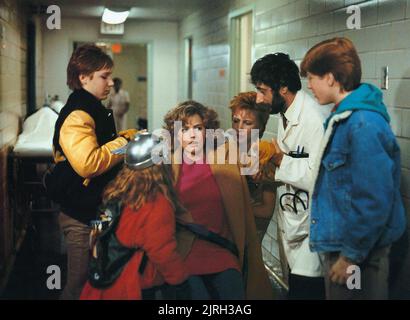 KEITH COOGAN, MAIA BREWTON, Elisabeth Shue, ANTHONY RAPP ETC, UNE NUIT EN VILLE : ADVENTURES IN BABYSITTING, 1987 Banque D'Images