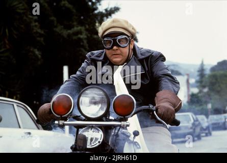 JOHN CANDY, ARMÉ ET DANGEREUX, 1986 Banque D'Images