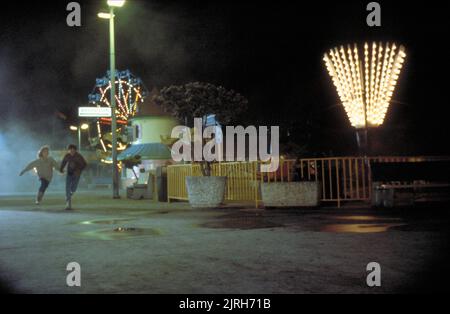 SUZANNE SNYDER, GRANT CRAMER, KILLER AAAHHH À PARTIR DE L'ESPACE, 1988 Banque D'Images