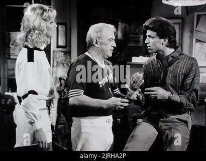 SHELLEY LONG, NICHOLAS COLASANTO, Ted Danson, Cheers, 1983 Banque D'Images