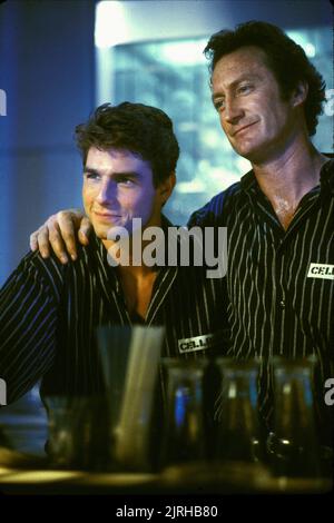 TOM CRUISE, BRYAN BROWN, cocktail, 1988 Banque D'Images