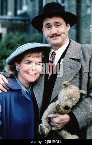 LINDA ROBSON, NIGEL PLANER, briller sur HARVEY MOON, 1982 Banque D'Images