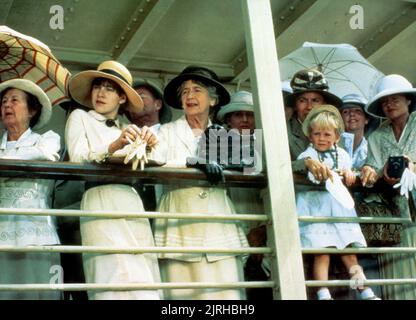 JUDY DAVIS, Peggy Ashcroft, A PASSAGE TO INDIA, 1984 Banque D'Images