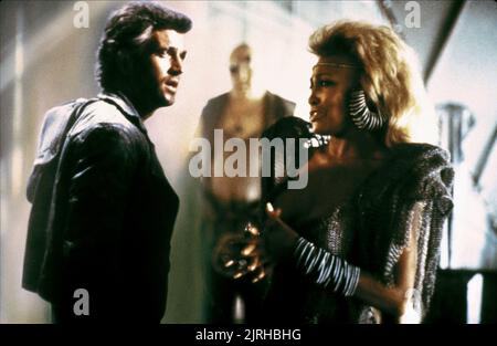 MEL GIBSON, Tina Turner, MAD MAX BEYOND THUNDERDOME, 1985 Banque D'Images