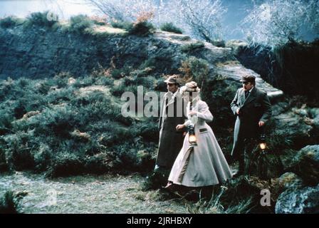 IAN RICHARDSON, GLYNIS BARBER, DONALD CHURCHILL, THE HOUND OF THE BASKERVILLES, 1983 Banque D'Images