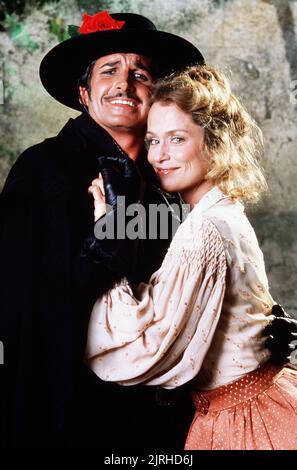 GEORGE HAMILTON, Lauren Hutton, Zorro : LE GAY-BLADE, 1981 Banque D'Images