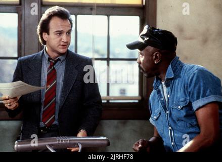 JAMES BELUSHI, LOUIS GOSSETT JR., LE CAPITAL, 1987 Banque D'Images