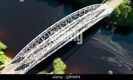 Wylam, Angleterre, le 24 août 2022. Ouvert le 6 octobre 1876, le pont West Wylam – également connu sous le nom de pont Hagg Bank et pont points – a été construit en tant que rai Banque D'Images