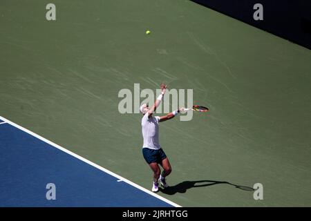 Flushing Meadows, New York, États-Unis. 24th août 2022. Rafael Nadal d'Espagne s'entraînant aujourd'hui pour l'US Open au National tennis Center de Flushing Meadows, New York. Le tournoi commence lundi prochain. Crédit : Adam Stoltman/Alamy Live News Banque D'Images