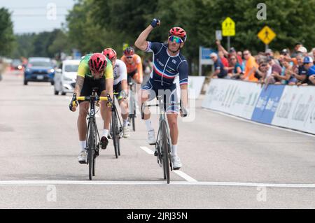 Kevin le Cunff, de France, remporte le classement masculin C5 des Championnats du monde de route Para-cyclisme UCI 2022 à Baie Comeau, Québec, Canada. Banque D'Images