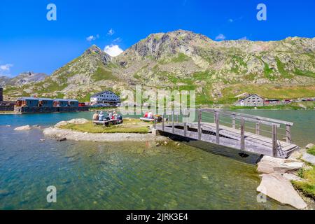 Paysages étonnants au col du Grand Saint Bernard, frontières de l'Italie, de la France, de la Suisse. Banque D'Images