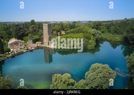 vue aérienne des jardins de ninfa dans le pays de la cisterna di latina Banque D'Images