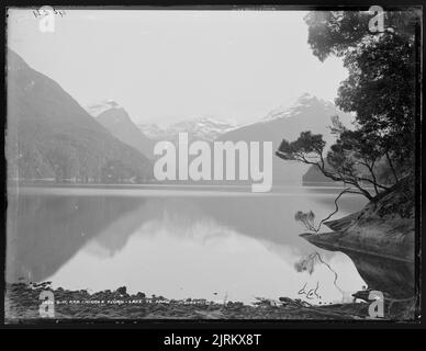 Bras sud-ouest, Fiord moyen, lac te Anau, 1889, Dunedin, Par Burton Brothers, Alfred Burton. Banque D'Images