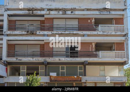 Varosha, Famagusta, Chypre - juin 2021 : ville abandonnée, ville fantôme, le nom local est 'Kapali Maras'. Banque D'Images
