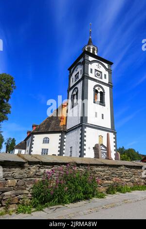 Ancienne église de Roeros. Roeros est une municipalité du comté de Trøndelag, en Norvège et également dans la ville minière . Les habitants modernes de Røros travaillent encore Banque D'Images