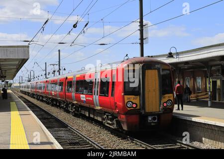 Great Northern train à la gare d'Ely, ville d'Ely, Cambridgeshire, Angleterre Banque D'Images