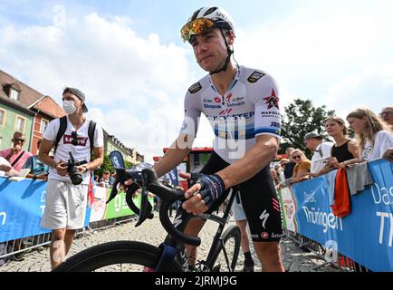 25 août 2022, Thuringe, Weimar/Meiningen: Cyclisme: Tour d'Allemagne, Weimar - Meiningen (171,7 km), étape 1. Fabio Jakobsen des pays-Bas de Team Quick-Step - Alpha Vinyl Team après la rédaction. Photo: Hendrik Schmidt/dpa Banque D'Images