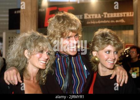 Rona Newton-John, Jeff Conway et Olivia Newton-John Circa années 1980 crédit : Ralph Dominguez/MediaPunch Banque D'Images