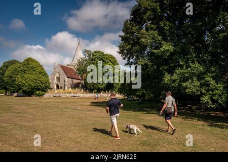 Alfriston, 18 août 2022 : église St Andrew sur Alfriston Tye, connue sous le nom de cathédrale des Downs Banque D'Images