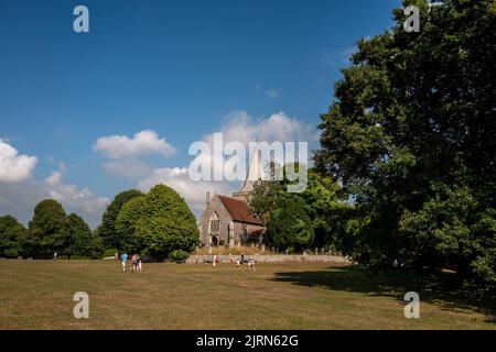 Alfriston, 18 août 2022 : église St Andrew sur Alfriston Tye, connue sous le nom de cathédrale des Downs Banque D'Images