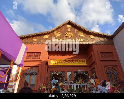 Les gens se sont rassemblés au Hare Krishna Mandir pendant Krishna Janmashtami, un festival hindou annuel qui célèbre la naissance de Krishna Banque D'Images