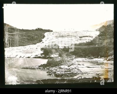 Éruption du mont Tarawera : sans titre, vers 1886, Baie de l'abondance, fabricant inconnu. Don de J Hector, 1951. Banque D'Images