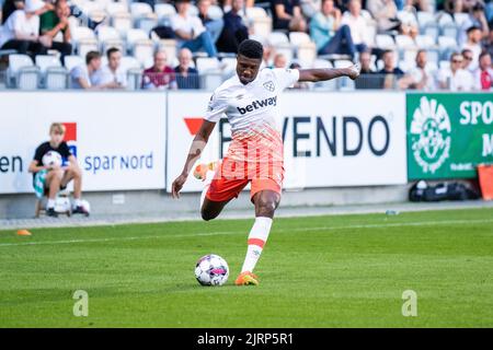 Viborg, Danemark. 25th août 2022. Ben Johnson (2) de West Ham vu lors du match de qualification de l'UEFA Europa Conference League entre Viborg FF et West Ham à l'Energi Viborg Arena de Viborg. (Crédit photo : Gonzales photo/Alamy Live News Banque D'Images