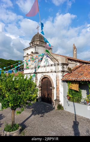 Ancienne église coloniale dans la ville de Nogueras, Comala, Colima, Mexique Banque D'Images