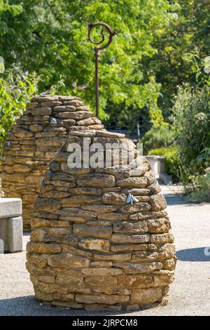 Le jardin du moine aux ruines de l'abbaye de Lesnes, le monastère construit au 12th siècle situé à Abbey Wood, dans le quartier de Londres de Bexley, au Royaume-Uni. Banque D'Images