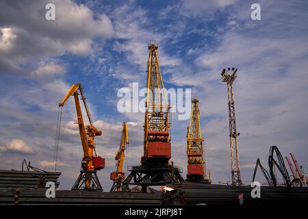 Odessa, Ukraine SIRCA 2019: Cargaison métallique au terminal. L'acier de cargaison dans le port de mer. Terminal de chargement général Banque D'Images