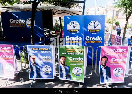 Logo de la Ligue et signalisation pour les prochaines élections du 25 septembre en Italie Banque D'Images