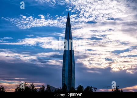 Saint-Pétersbourg, Russie - 23 juin 2022 : le centre Lakhta est un gratte-ciel de 87 étages Banque D'Images