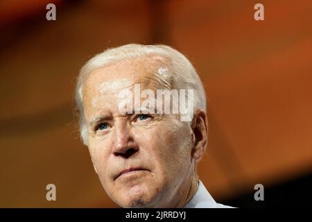 Rockville, États-Unis. 25th août 2022. LE président AMÉRICAIN Joe Biden participe à un rassemblement pour le Comité national démocratique à la Richard Montgomery High School, Rockville, Maryland, jeudi, 25 août 2022. Photo par Yuri Gripas/UPI crédit: UPI/Alay Live News Banque D'Images