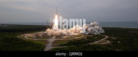 19 mai 2022 - Cape Canaveral, Floride, États-Unis - Une fusée Atlas V United Launch Alliance avec le vaisseau spatial CST-100 Starliner de Boeing à bord de lancements du complexe de lancement spatial 41, le jeudi 19 mai 2022, à la station de la Force spatiale de Cape Canaveral, en Floride. L'essai orbital Flight Test-2 (OFT-2) de Boeing est le deuxième essai en vol sans équipage de Starliner et s'arrime à la Station spatiale internationale dans le cadre du programme d'équipage commercial de la NASA. L'OFT-2 a été lancé à 6 h 54 HE et servira de test de bout en bout des capacités du système. (Credit image: © Joel Kowsky/NASA/ZUMA Press Wire Service/ZUMAPRESS.com) Banque D'Images