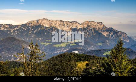 La belle vue de la nature montagneuse prise de la rue Rossfeld Panorama, haute-Bavière ('Rossfeld Panoramastrasse') Banque D'Images
