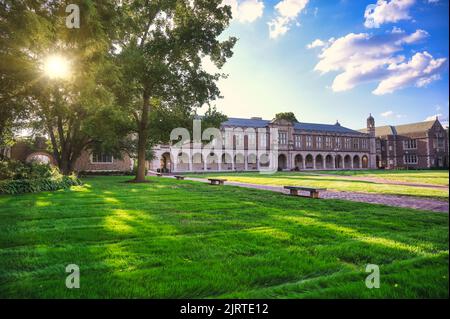 St. Louis, Missouri - 08.22.2021 - Ridgley Hall et le Brookings Quad sur le campus Danforth de l'Université de Washington à St. Louis. Banque D'Images